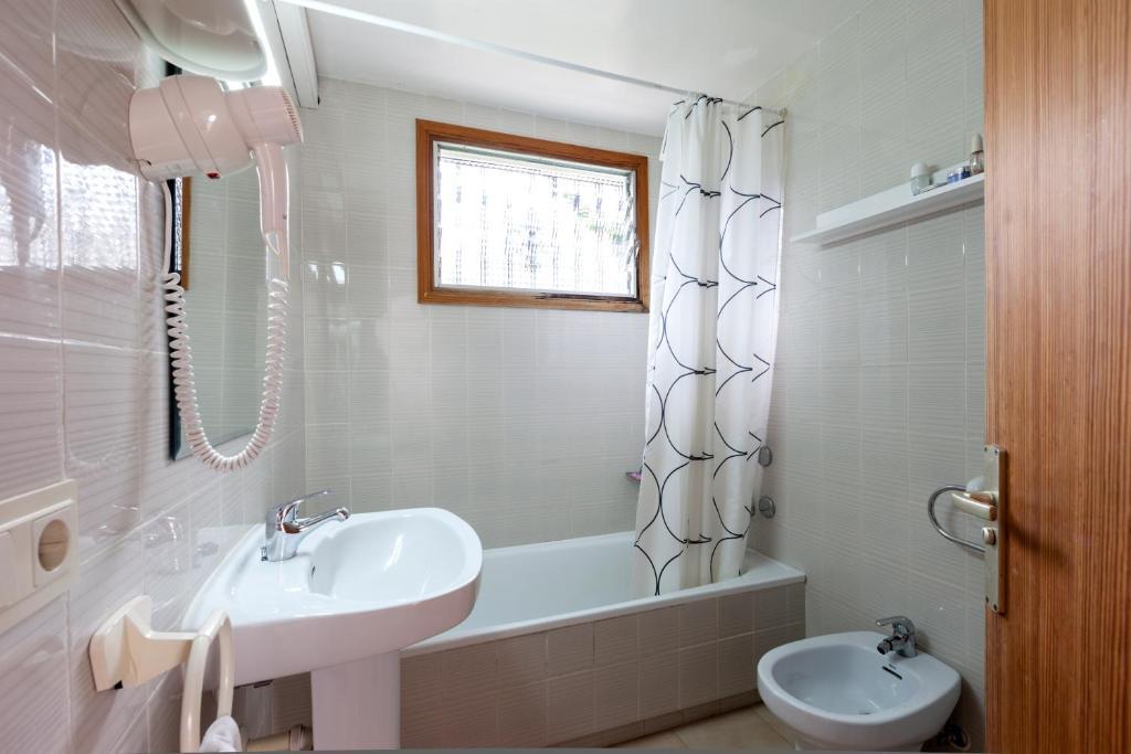 Apartamentos Leo Port de Pollença Zimmer foto