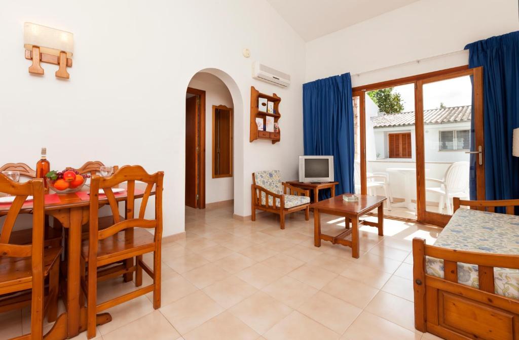 Apartamentos Leo Port de Pollença Zimmer foto